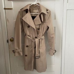 Michael Kors trench coat with lining